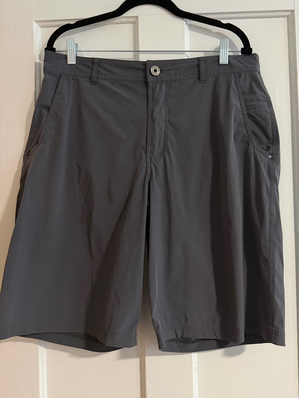 Men's Gray Performance Shorts Size 36